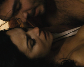 Monica Bellucci – Don’t Look Back (2009)