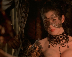 Monica Bellucci – Brotherhood of the Wolf (2001)