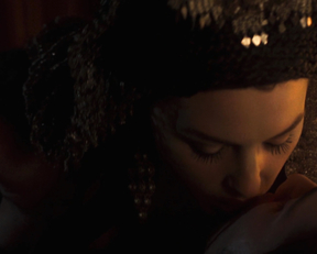 Monica Bellucci – Bram Stoker’s Dracula (1992)