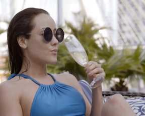 Gabriella Vergani, Gabriela Cerquiera, Carolina Borelli -  - O Negocio s04e11 (2018)