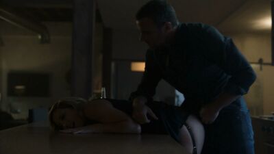 Lola Glaudini sex scene - Ray Donovan s06e05 (2018)