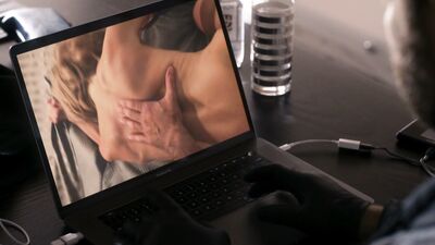 Lola Glaudini naked- Ray Donovan s06e02 (2018)