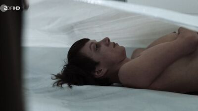 Julia Koschitz, Nina Brandt – Muenchen Mord s01e01 (2014)