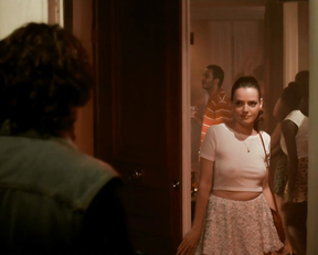 Roxane Mesquida tits - Nos futurs (2015)