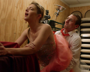 Cristen Coppen, Kate Miner, Ashley Wood - Shameless s09e01 (2018)