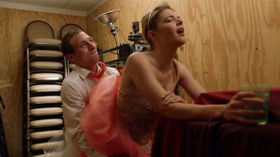 Cristen Coppen, Kate Miner, Ashley Wood - Shameless s09e01 (2018)