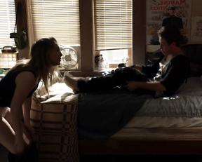 Sammi Hanratty naked - Shameless s08e12 (2018)