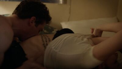 Ruby Modine topless - Shameless s08e11 (2018)