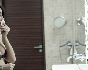 Marta Nosova sex scene – Sladkaya zhizn s01e04 (2014)