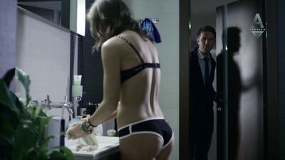 Marta Nosova topless – Sladkaya zhizn s01e01 (2014)