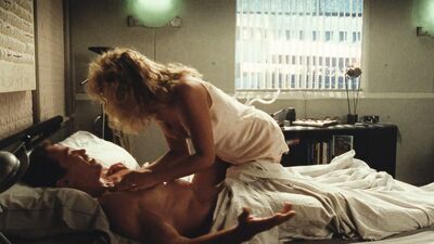 Sharon Stone, Lycia Naff – Total Recall (1990)