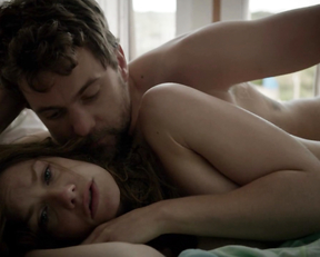 Ruth Wilson side boobs – The Affair s01e01 (2014)