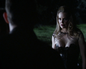 Kristin Bauer sexy – True Blood s04 (2011)