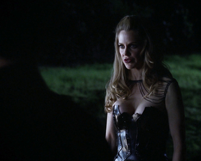 Kristin Bauer sexy – True Blood s04 (2011)