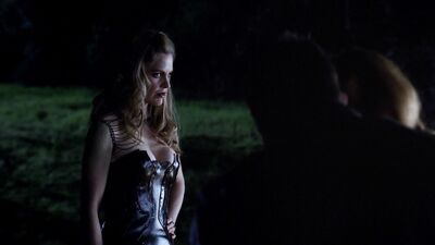 Kristin Bauer sexy – True Blood s04 (2011)