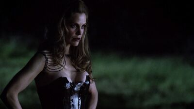 Kristin Bauer sexy – True Blood s04 (2011)