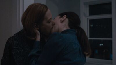 Anna Friel, Louisa Krause - The Girlfriend Experience s02e09 (2017)
