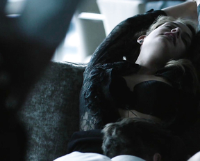 Riley Keough butt – The Girlfriend Experience s01e13 (2016)