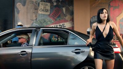 Melissa Barrera, Mishel Prada - Vida s02e09 (2019)