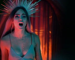 Melissa Barrera, Mishel Prada, Roberta Colindrezs - Vida s02e08 (2019)