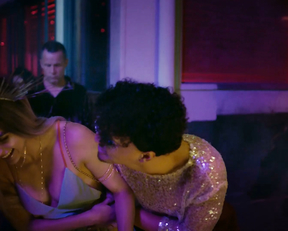 Melissa Barrera, Mishel Prada, Roberta Colindrezs - Vida s02e08 (2019)