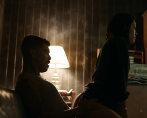 Melissa Barrera, Mishel Prada - Vida s02e04 (2019)