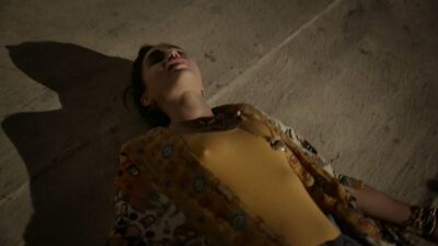 Melissa Barrera, Mishel Prada - Vida s02e04 (2019)