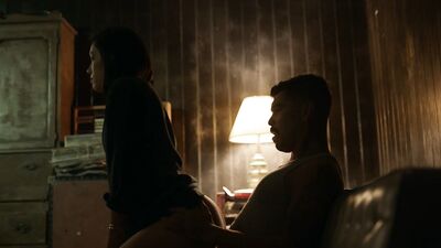 Melissa Barrera, Mishel Prada - Vida s02e04 (2019)