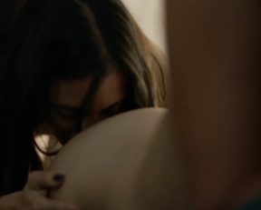 Mishel Prada, Maria-Elena Laas - Vida s02e03 (2019)