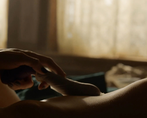 Mishel Prada, Maria-Elena Laas - Vida s02e03 (2019)