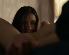 Mishel Prada, Maria-Elena Laas - Vida s02e03 (2019)