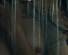 Mishel Prada, Maria-Elena Laas - Vida s02e02 (2019)