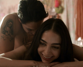 Melissa Barrera nude - Vida s01e06 (2018)