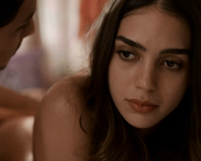 Melissa Barrera nude - Vida s01e06 (2018)