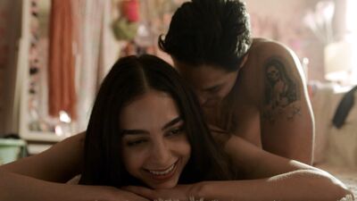 Melissa Barrera nude - Vida s01e06 (2018)