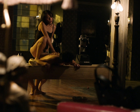 Melissa Barrera, Michelle Badillo, Mishel Prada - Vida s01e03 (2018)