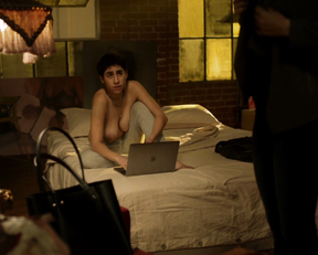 Melissa Barrera, Michelle Badillo, Mishel Prada - Vida s01e03 (2018)