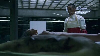 Thandie Newton topless – Westworld s01e05 (2016)