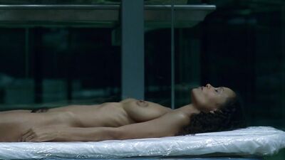 Thandie Newton topless – Westworld s01e05 (2016)
