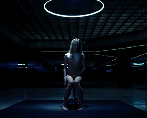 Evan Rachel Wood nude – Westworld s01e01 (2016)