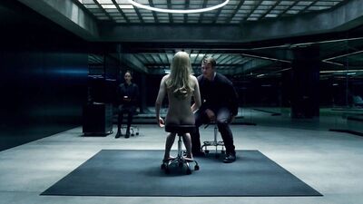 Evan Rachel Wood nude – Westworld s01e01 (2016)