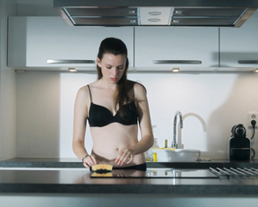 Gaite Jansen naked - De 12 Van Oldenheim s01e02-03 (2018)