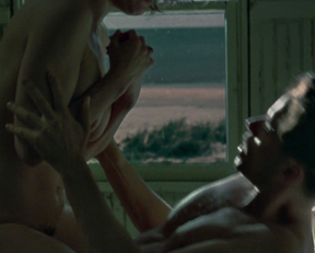 Kate Winslet naked – Mildred Pierce (2011)