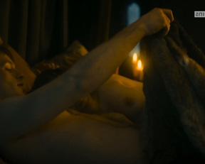 Lili Epply, Christa Theret – Maximilian. Das Spiel von Macht und Liebe s01e01 (2017)