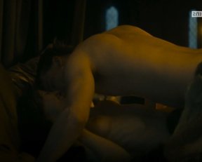 Lili Epply, Christa Theret – Maximilian. Das Spiel von Macht und Liebe s01e01 (2017)