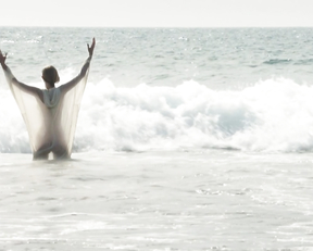 Juana Acosta, Ingrid Garcia Jonsson – Acantilado (2016)