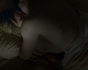 Britt Robertson, Gia Mantegna – Ask Me Anything (2014)