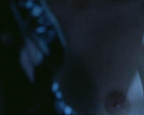 Emily Blunt, Helena Bonham Carter – Henry VIII (2003)