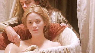 Emily Blunt, Helena Bonham Carter – Henry VIII (2003)