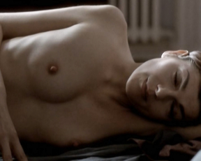 Julie Gayet, Nathalie Richard, Chloe Mons, Marie Saint-Dizier – La confusion des genres (2000)